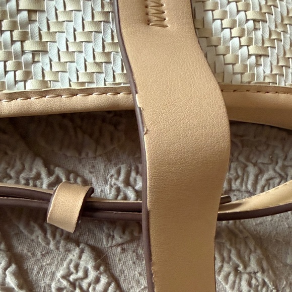 Stella and Dot Elegant Cream Woven Shoulder Bag - Picture 14 of 14